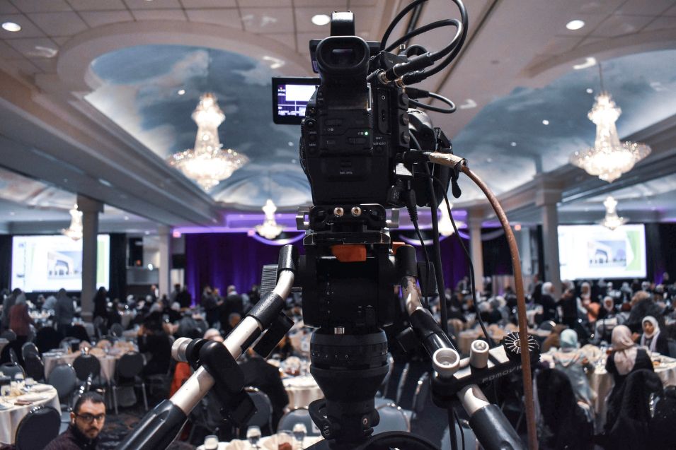 media covering fashion show 