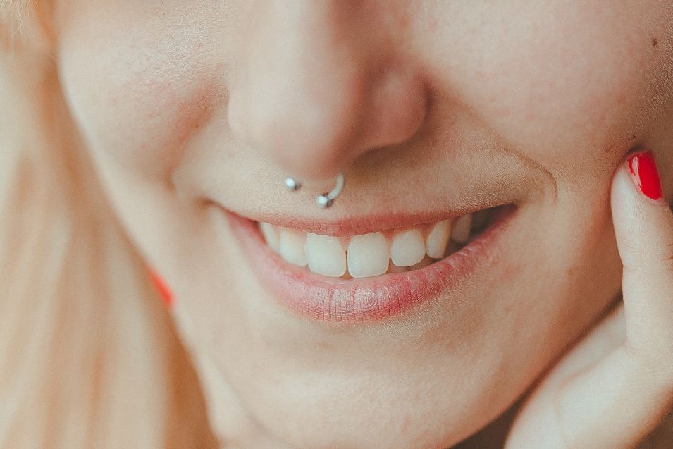 septum nose piercing